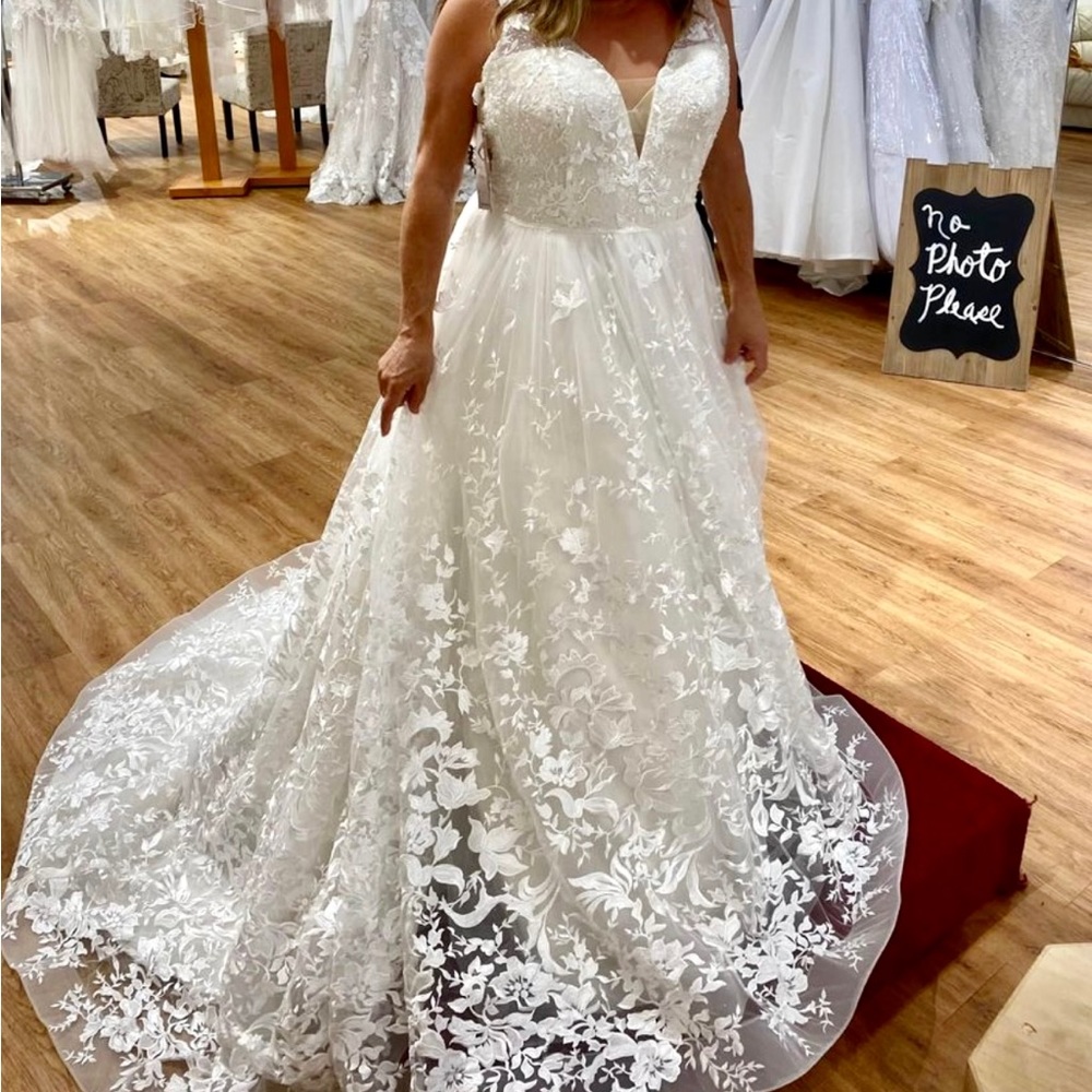 Wedding gown